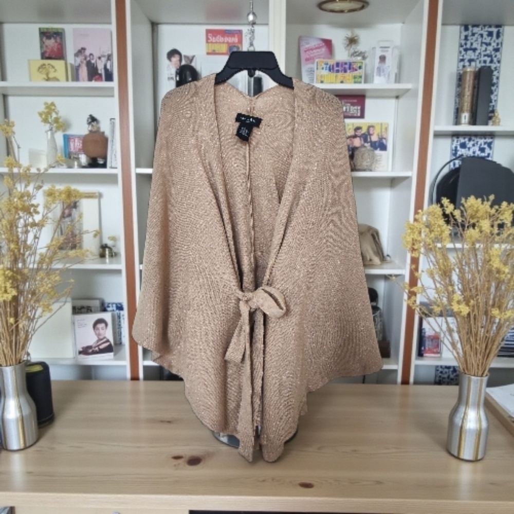 NWOT Marcus Adler Dusty Pink Cape W Tie, One Size